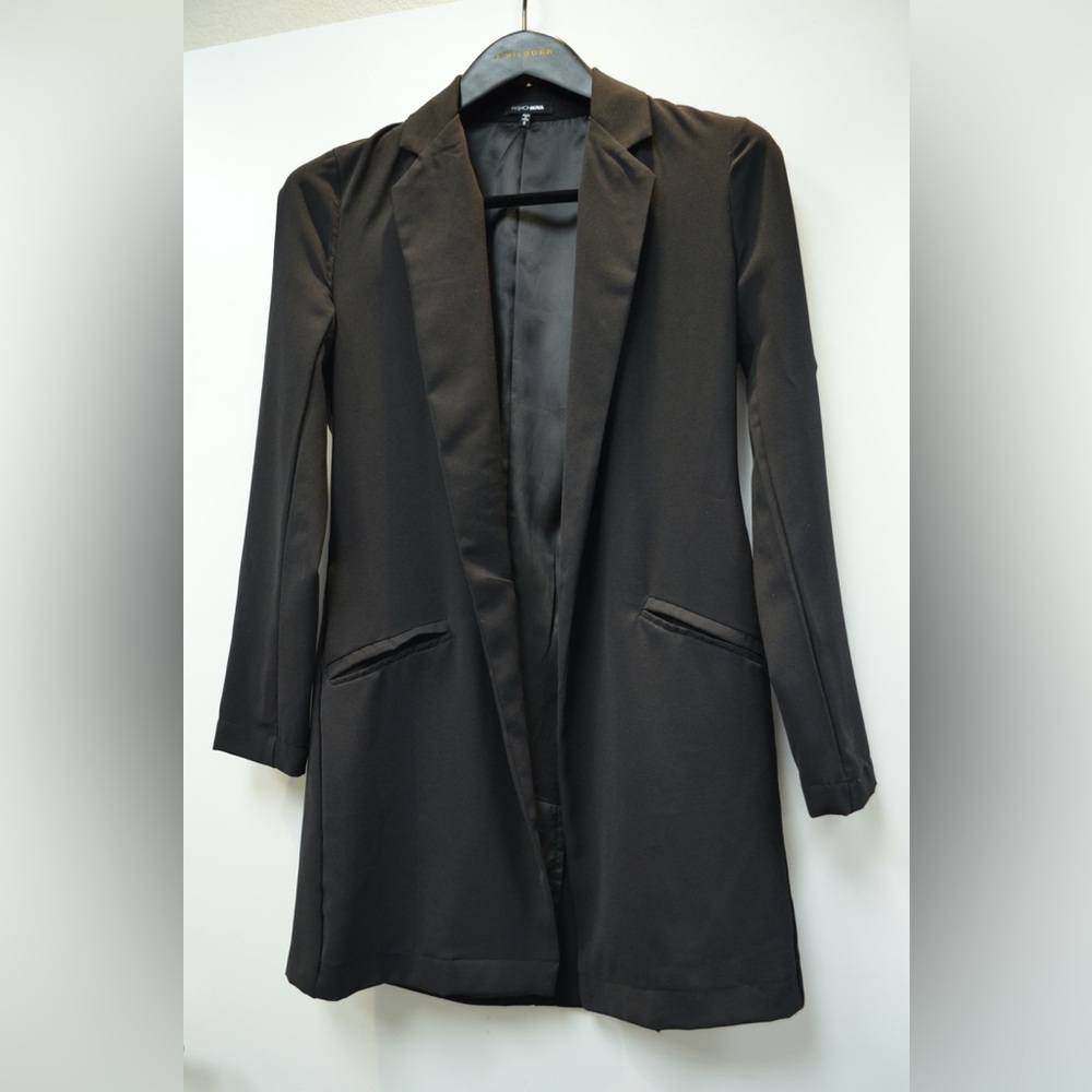 Fashion Nova Black Blazer Sleek Tailored Design